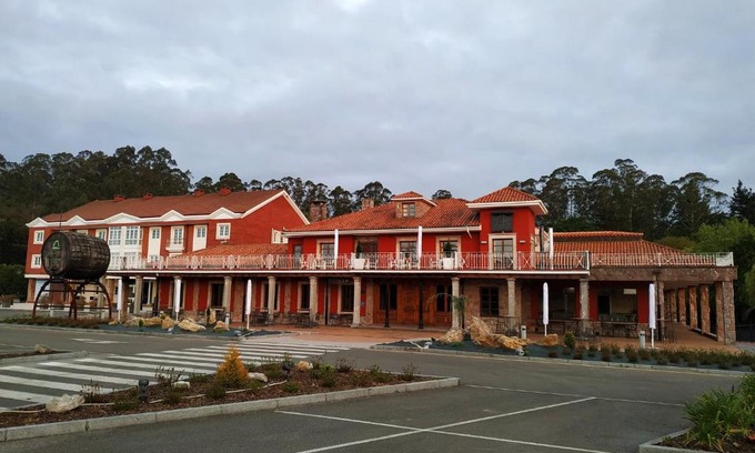 La Favorita Hotel | HOTEL LA CAMPANA