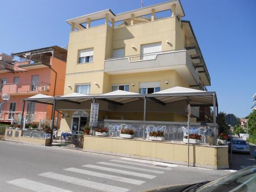 Torre Pedrera Hotel | Hotel Laguna Blu