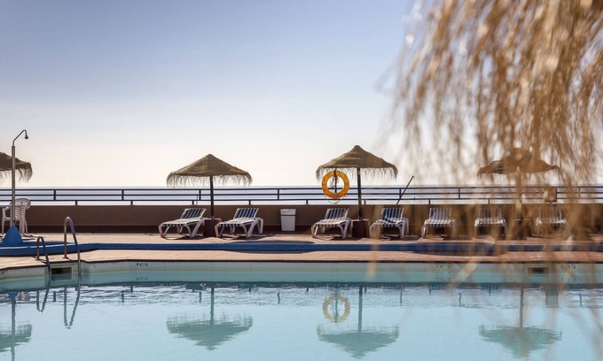 Fuengirola City Centre Hotel | Hotel Las Palmeras Affiliated by FERGUS