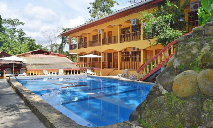 Quepos Hotel | Hotel Las Tres Banderas