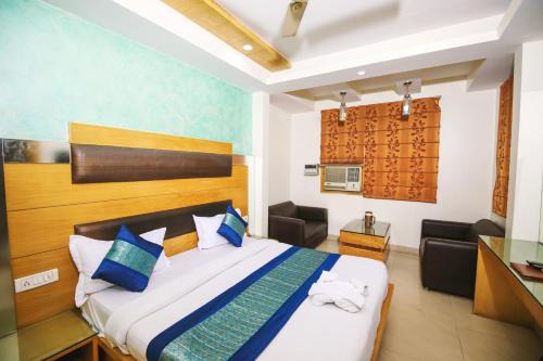 Paharganj Hotel | Hotel Lav-kush Deluxe 2 Minute Walk From New Delhi