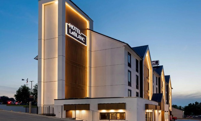Pigeon Forge Hotel | Hotel LeBlanc Best Western Signature Collection