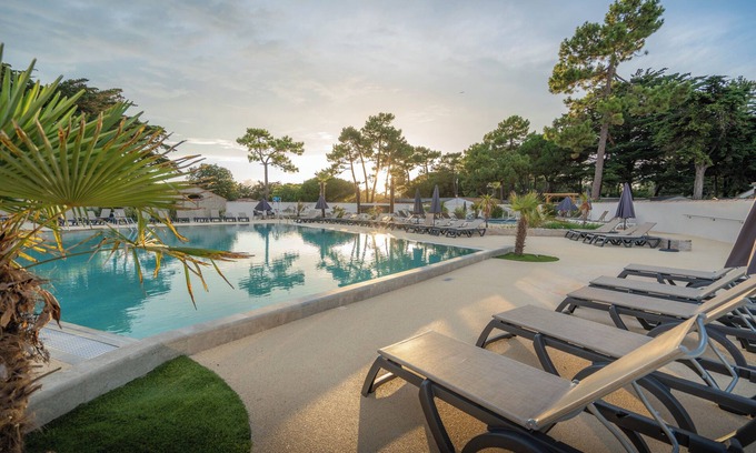Sainte-Marie-de-Re Hotel | Hotel Les Grenettes