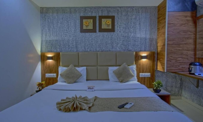 Surat Hotel | Hotel Limra Surat