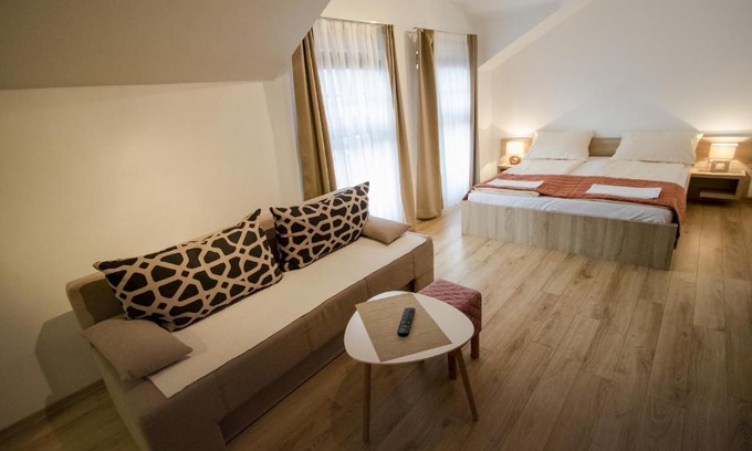 Old Town Hotel | Hotel Logavina 8 Garage Parking