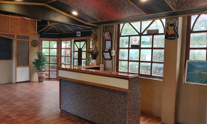 Shoghi Hotel | Hotel Lords Garden Glory