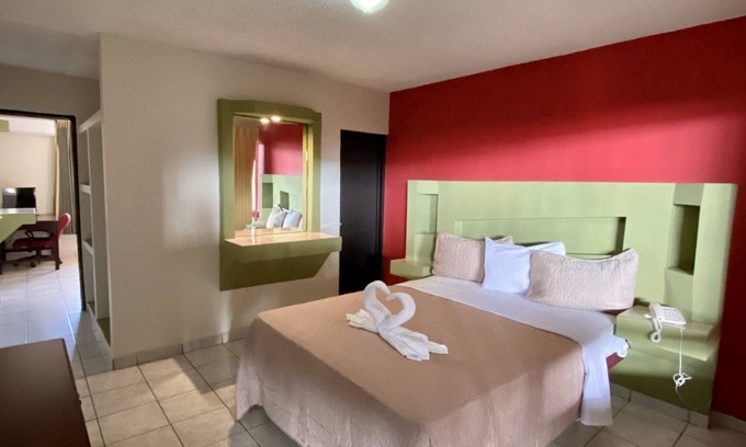 Playas De Tijuana Hotel | Hotel Los Altos