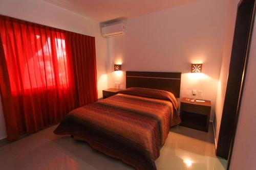 Downtown Cancun Hotel | Hotel Los Girasoles