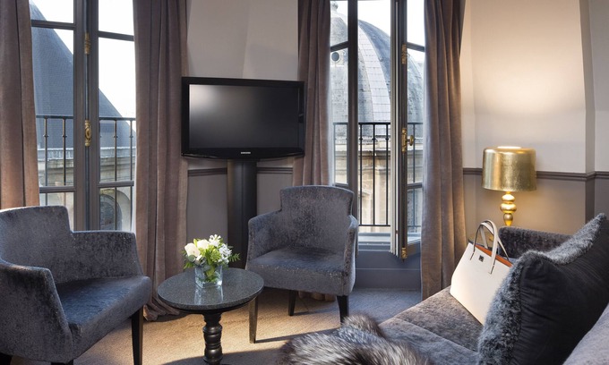 Palais-Royal Hotel | Hotel Lumen Paris Louvre