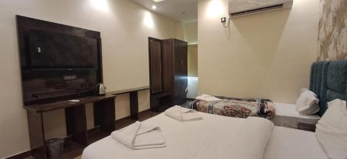 Faizabad Hotel | Hotel Madhuram Ayodhya