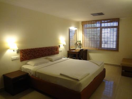 Parthasarathy Puram Hotel | Hotel Malainn