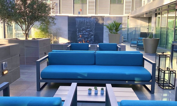 North Hollywood Hotel | Hotel Mariposa Los Angeles