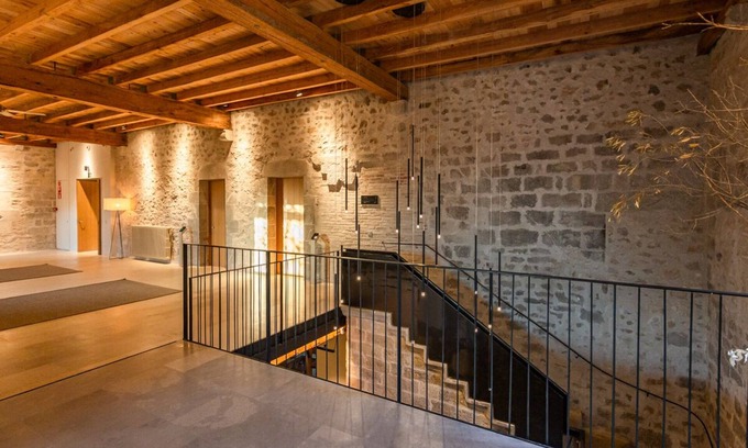 Avinyonet de Puigventos Hotel | Hotel Mas Bosch 1526