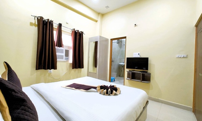 Varanasi Hotel | Hotel Medhya Grand Varanasi