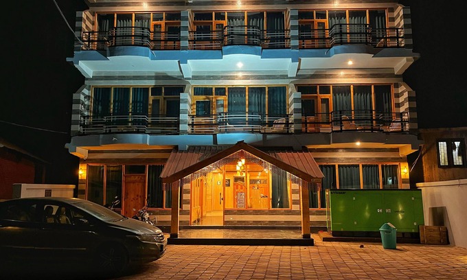 Kasol Hotel | Hotel Mid Orchard Kasol (Riverside)