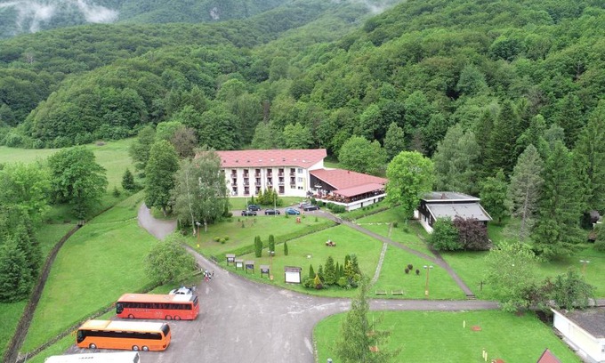 Tjentiste Hotel | Hotel Mladost