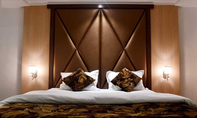 Dahanu Hotel | Hotel Monarch Center Point near Dahanu Beach, Bordi
