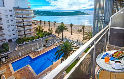 Santa Margarida Hotel | Hotel Monterrey Roses by Pierre & Vacances