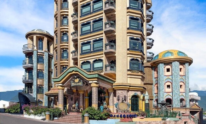 Xincheng Hotel | Hotel Moon