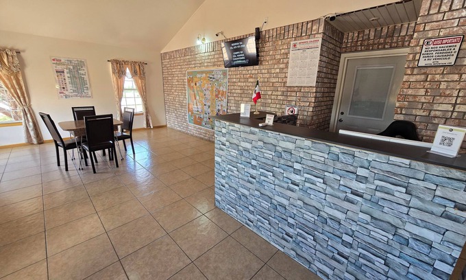 Chihuahua Hotel | Hotel Mountain Inn