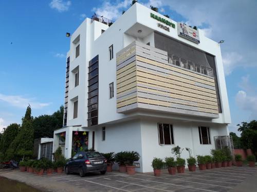 Malviya Nagar Hotel | HOTEL NANGIS PRIDE