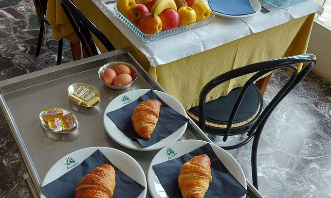 Marina di Pietrasanta Hotel | Hotel Naviglio