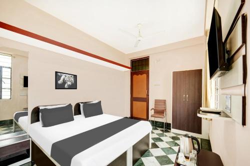 Danapur Hotel | Hotel O Aanandam