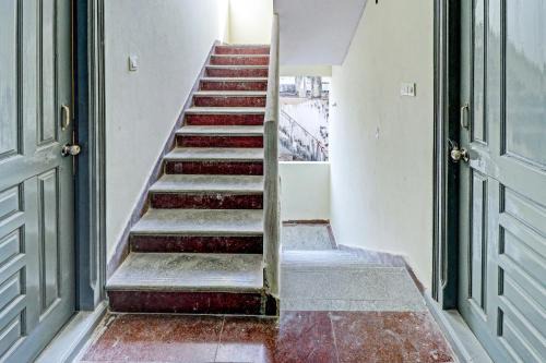 Dilsukhnagar Hotel | Hotel O Abhi's R Square