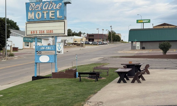 Chamberlain Hotel | Hotel O Bel Aire Chamberlain SD I 90