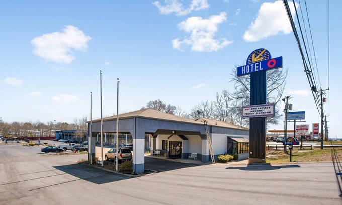 Columbia Hotel | Hotel O Columbia Downtown near I-65