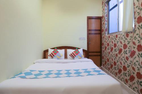 Sealdah House | Hotel O Home Cozy Studio Collage Square Hotel Maya International Near St. Thomas's Church