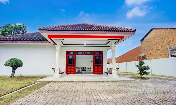 Medan Hotel | Hotel O Krakatau Near Universitas Muhammadiya Sumatra Utara UMSU