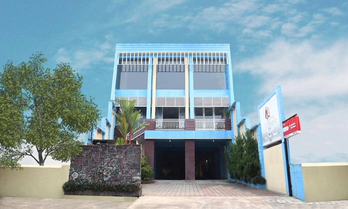 Padang Hotel | Hotel O M Authentic Kost Man