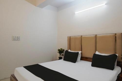 Ghaziabad Hotel | Hotel O RR