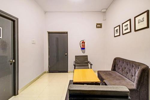 Shamshabad Hotel | Hotel O SS Skyline