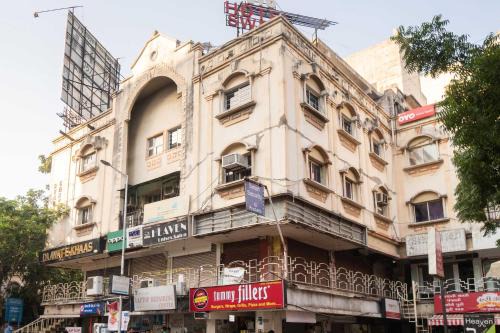 Navrangpura Hotel | Hotel O Swell