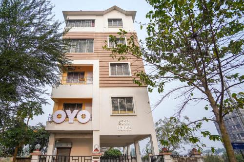 New Town Hotel | Hotel O Urban Village Guest House