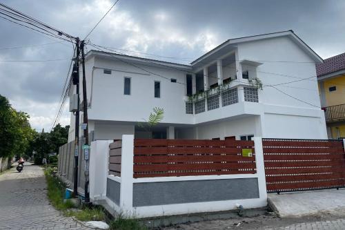 Pekanbaru Hotel | Hotel O White House SyariahNearOYO 93457 White House Syariah