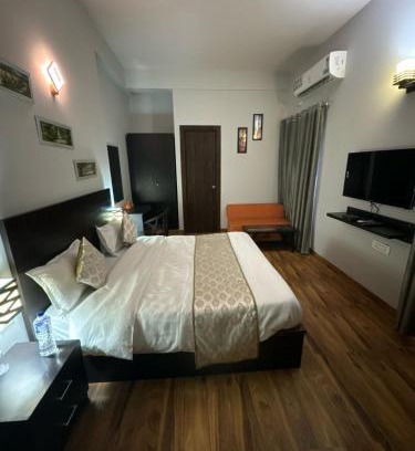 Mathura Apartment | Hotel omaxe enternity near by prem mandir