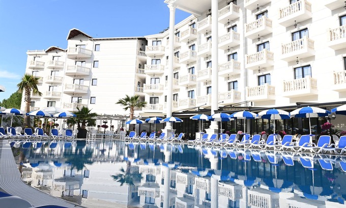 Golem Hotel | Hotel Onufri