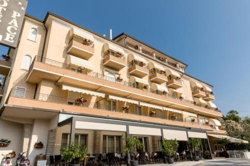 Torri del Benaco Hotel | Hotel Pace