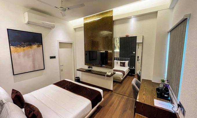 Deoria Hotel | Hotel Parth Residency