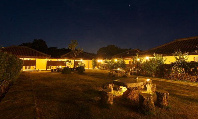 Taketomi-jima Taketomi-cho Hotel | Hotel Peace Island Taketomijima