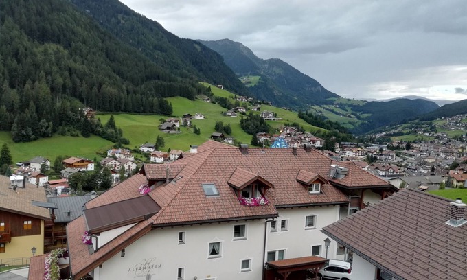 Ortisei House | Hotel Pension Sonnalp