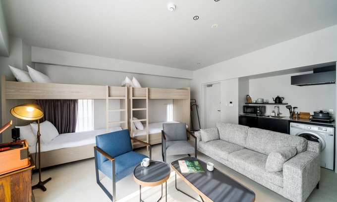 Naha City Centre Apartment | Hotel Petit Suite Takamotoji Ishimon 2F Theater b/Naha Okinawa