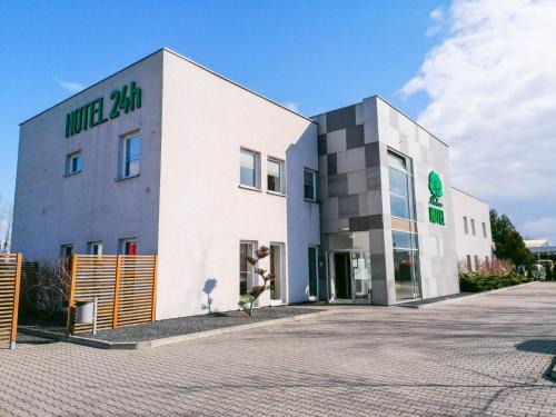 Ostrow Wielkopolski Hotel | Hotel Platan