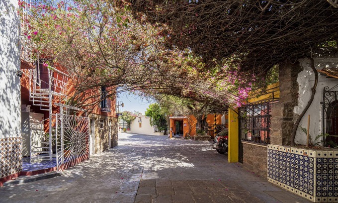 San Luis Potosi Hotel | Hotel Posada Bugambilias
