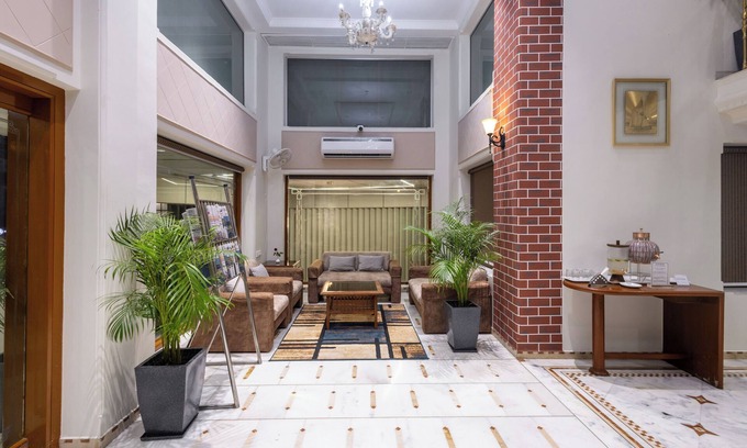Sayajiganj Hotel | Hotel Pravasa Stay