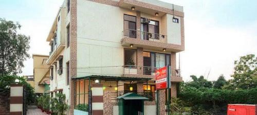 Clement Town Hotel | Hotel Queens Pearl Inn