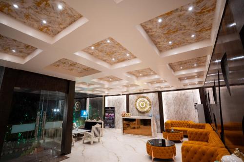 Varanasi Bed & Breakfast | Hotel Radiance Courtyard